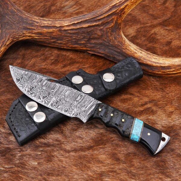 "Dragon's Claw: Handcrafted Damascus Steel Knife with Turquoise and Black Wood Handle" - Image 6
